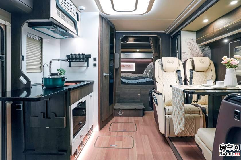 房车网 雍和旗舰版-2_副本.jpg