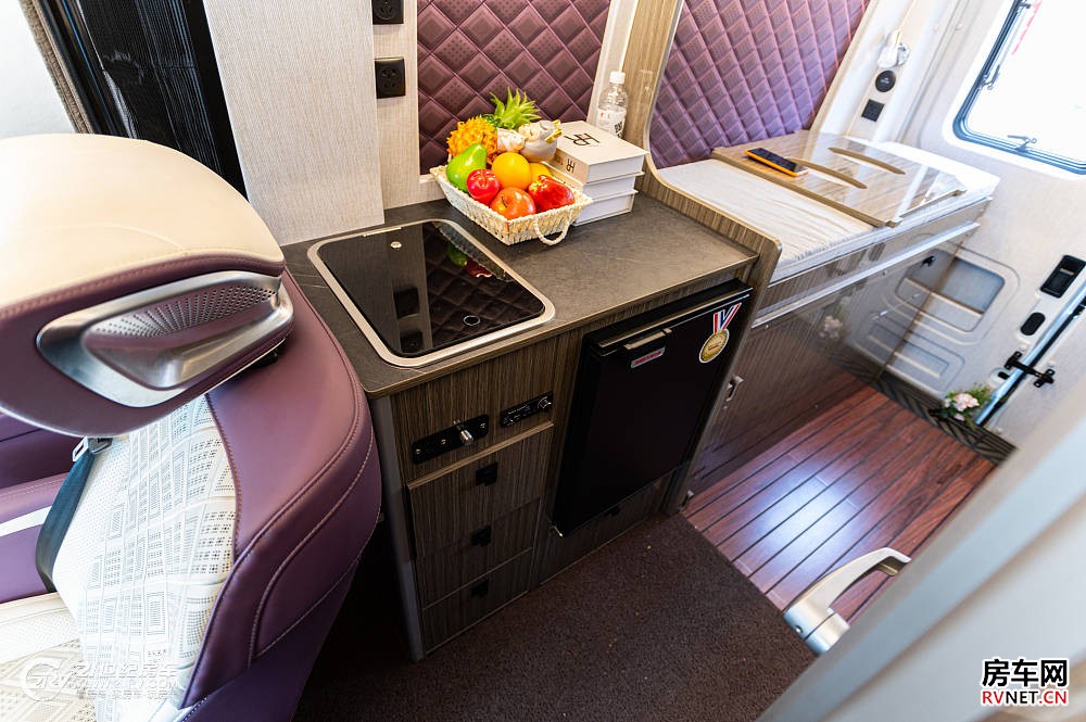 实拍卫航房车“黑豹”,带给你不一样的豪华美式大旅居!_19 实拍卫航房车“黑豹”,带给你不一样的豪华美式大旅居!_19