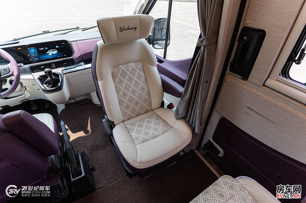 实拍卫航房车“黑豹”,带给你不一样的豪华美式大旅居!_14 实拍卫航房车“黑豹”,带给你不一样的豪华美式大旅居!_14