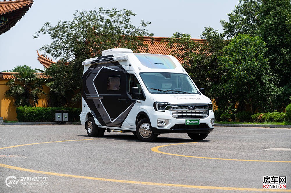 实拍卫航房车“黑豹”,带给你不一样的豪华美式大旅居!_3 实拍卫航房车“黑豹”,带给你不一样的豪华美式大旅居!_3