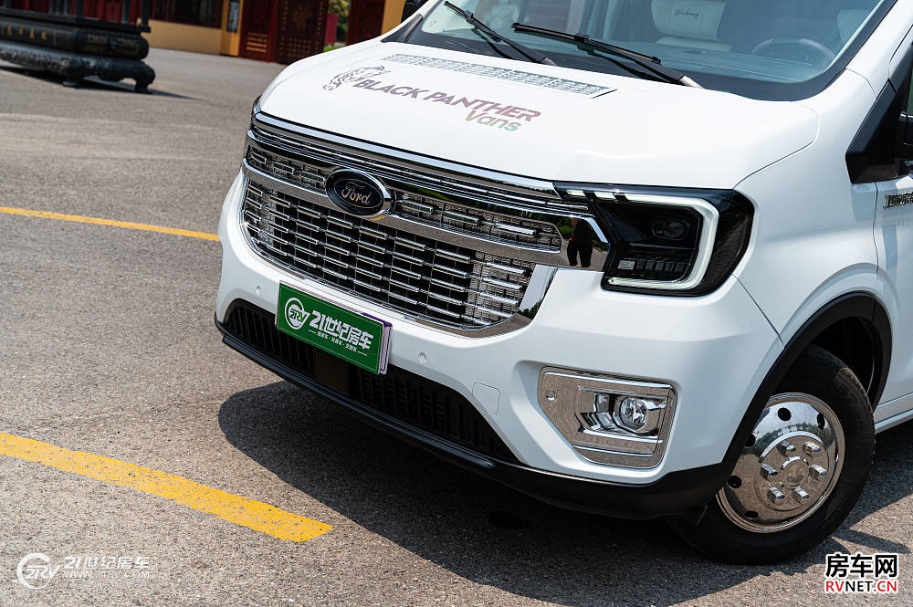 实拍卫航房车“黑豹”,带给你不一样的豪华美式大旅居!_4 实拍卫航房车“黑豹”,带给你不一样的豪华美式大旅居!_4