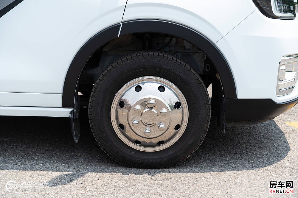 实拍卫航房车“黑豹”,带给你不一样的豪华美式大旅居!_6 实拍卫航房车“黑豹”,带给你不一样的豪华美式大旅居!_6