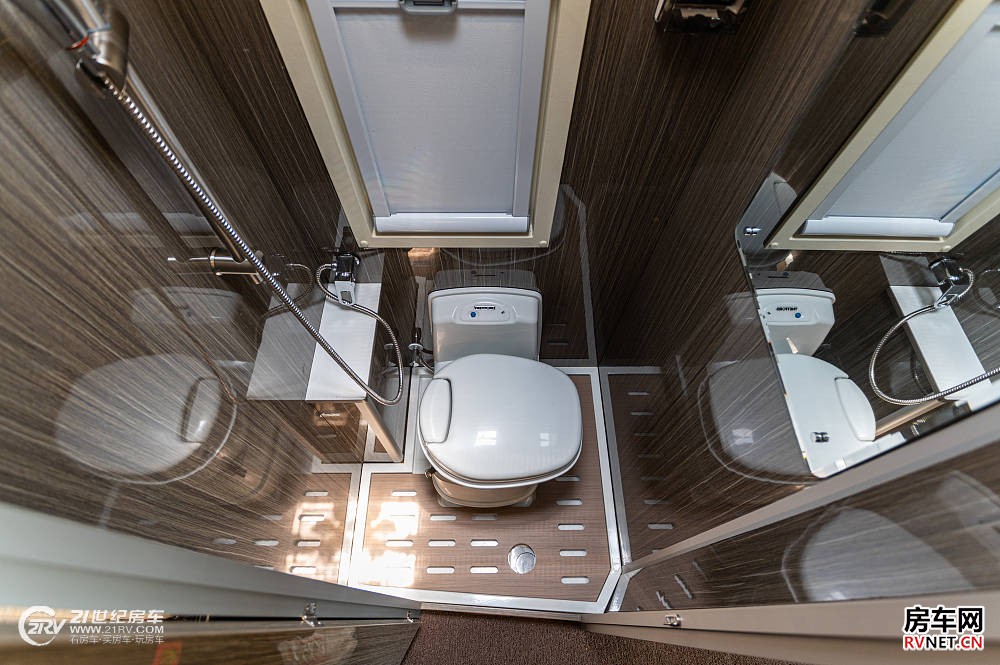 实拍卫航房车“黑豹”,带给你不一样的豪华美式大旅居!_21 实拍卫航房车“黑豹”,带给你不一样的豪华美式大旅居!_21
