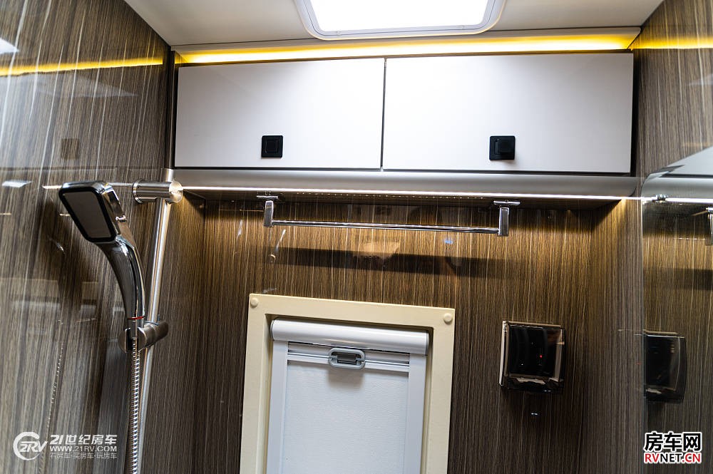 实拍卫航房车“黑豹”,带给你不一样的豪华美式大旅居!_22 实拍卫航房车“黑豹”,带给你不一样的豪华美式大旅居!_22