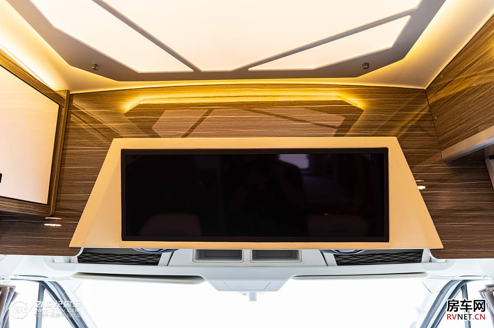 实拍卫航房车“黑豹”,带给你不一样的豪华美式大旅居!_18 实拍卫航房车“黑豹”,带给你不一样的豪华美式大旅居!_18