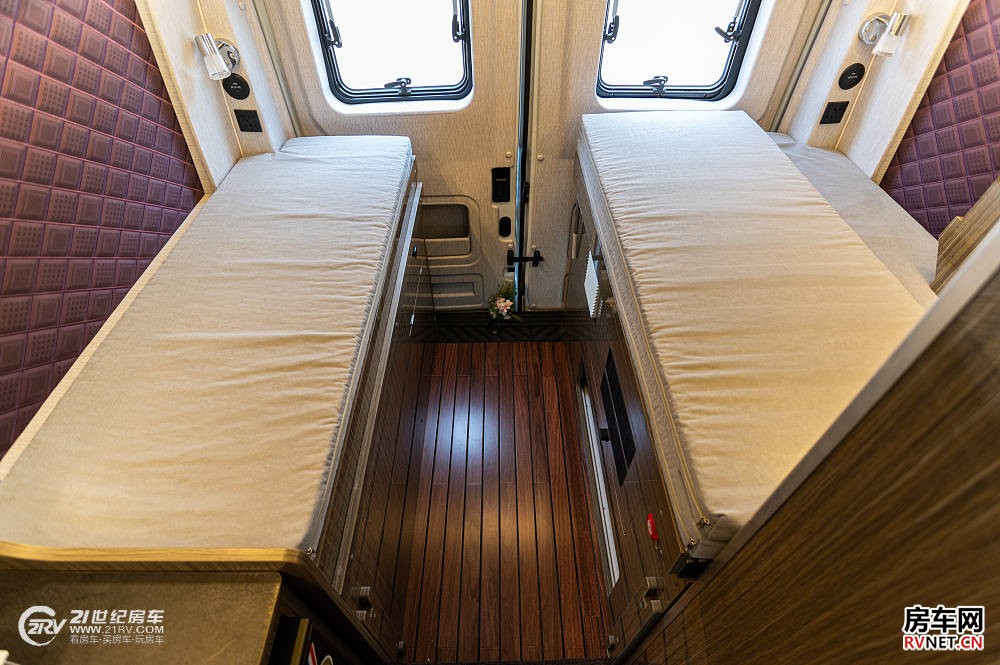实拍卫航房车“黑豹”,带给你不一样的豪华美式大旅居!_23 实拍卫航房车“黑豹”,带给你不一样的豪华美式大旅居!_23