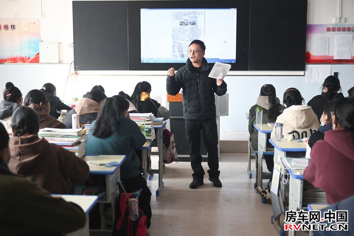 共绘雪域高原同心圆——第十批援藏和第五批援青工作纪实 共绘雪域高原同心圆——第十批援藏和第五批援青工作纪实