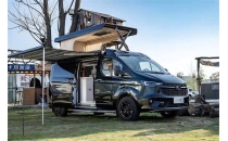 基于福特全新途睿欧V362底盘打造的瑞弗X500升顶房车旅居兼具商务出行