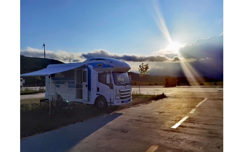 实拍新飞H300尊享版平头房车配置和价格无法让人拒绝 河南新飞专用汽车有限公司