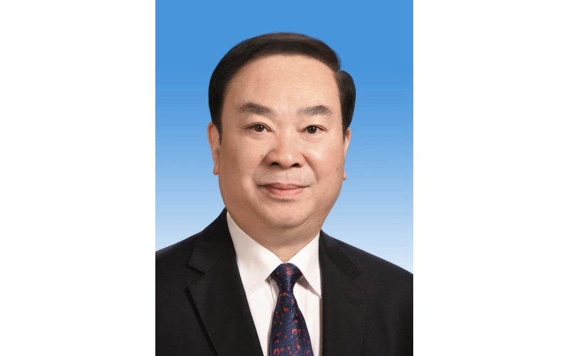 中共中央政治局委员 中宣部部长黄坤明：加大文娱领域突出问题整治力度，从严从实、标本兼治，营造天清气朗的文娱领域风气