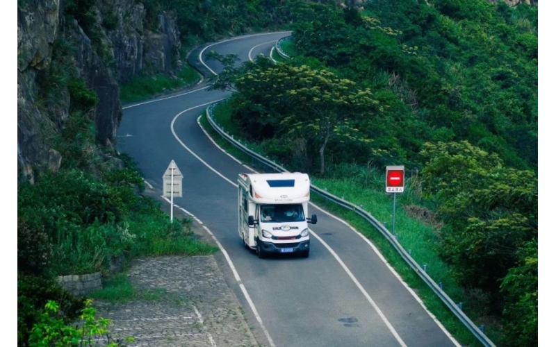 截止至2020年底，中国房车保有量达到13.5万辆，房车市场规模日益壮大，发展空间巨大