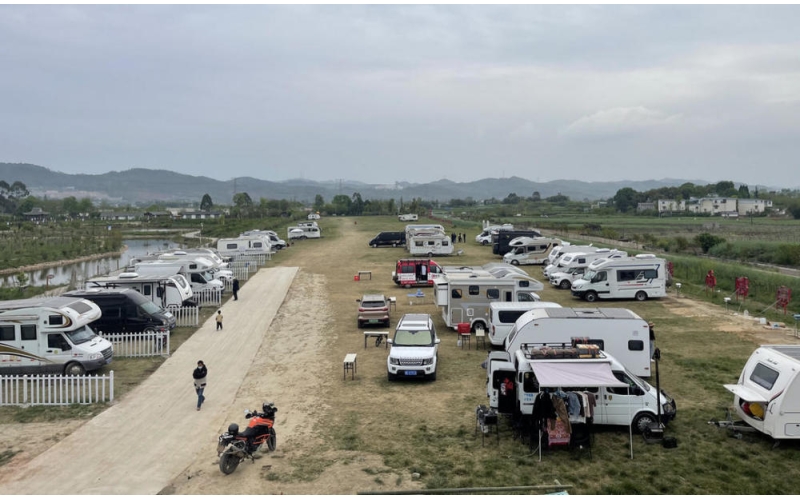 全川最大房车营地生意“爆棚” 这个镇农商文旅多赢“出圈”