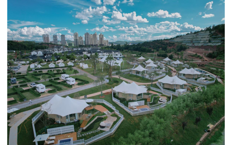 楚雄星河房车露营地成为国庆热门旅游目的地