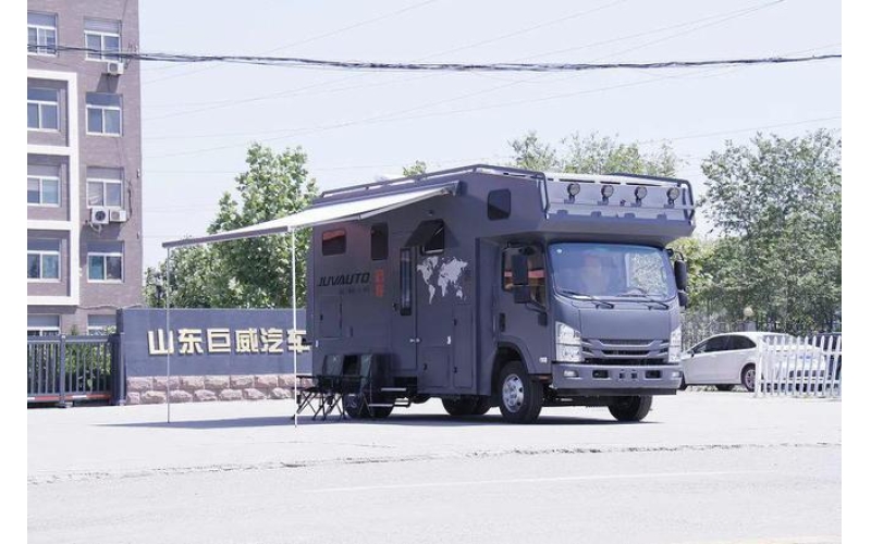 主打“美式豪华风”！巨威五十铃700P.L越野房车震撼上市