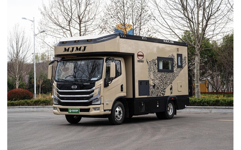 平头轻卡美景美家卡居500房车标配版为34.98万 上汽H500原厂空气悬挂 独立厨房配大炕