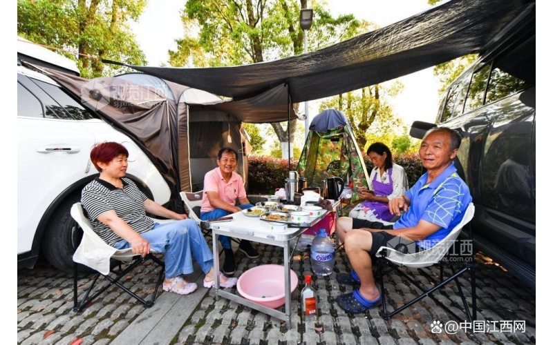 江西南昌：免费房车露营地受省外“旅居者”青睐