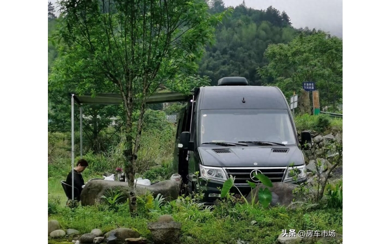 奔驰百万级房车售价仅27.98万，欧睿披甲归来“老大”座驾梦中情车