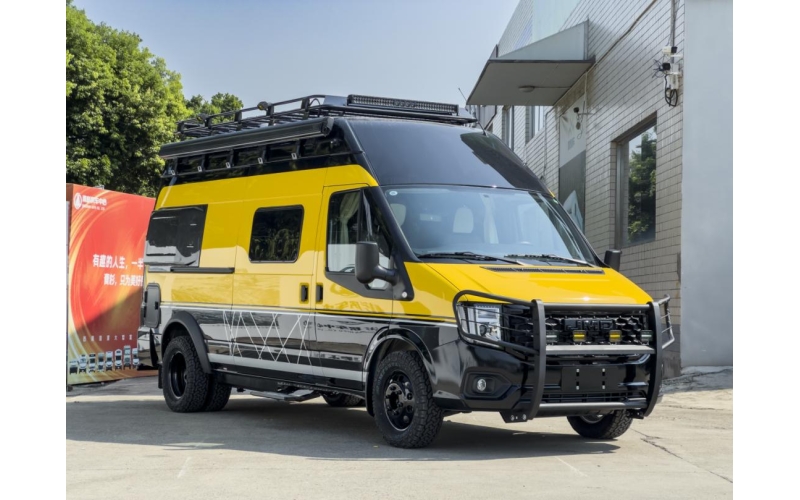 年轻人的第一台房车！好看好开好停能做饭，空间大蓝牌C照