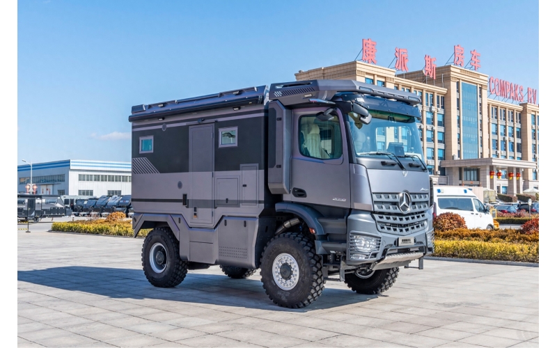 500万的移动堡垒，奔驰碳纤维重卡房车，各方面都做到了极致