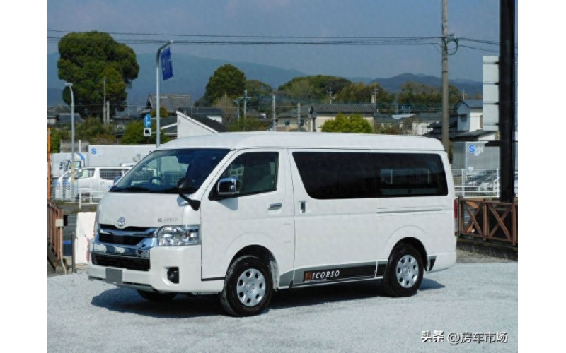 丰田海狮短轴旅行露营车，全时四驱2.7升排量，内部U型卡座2米床