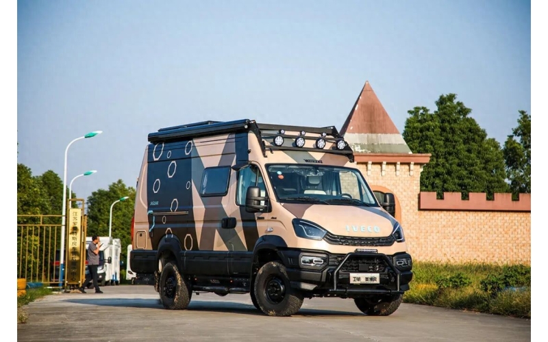 依维柯四驱越野房车，11月28亮相成都房车展，全时四驱带锁