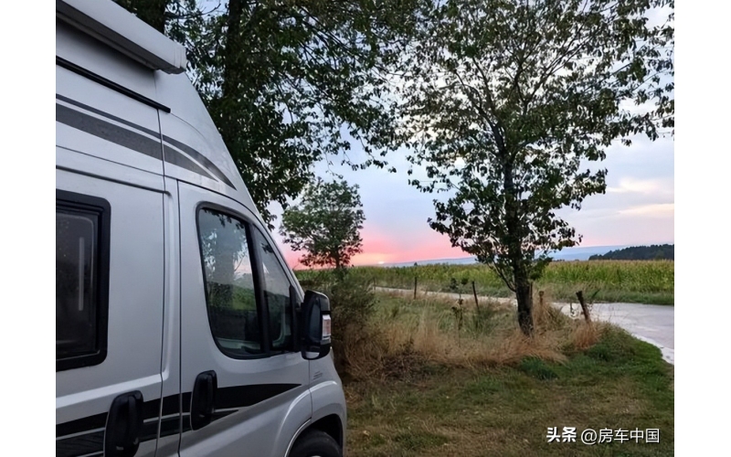 低调的旅居能手：什么是B型房车？B型房车可称为“伪装大师”。