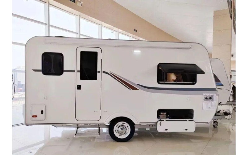 爱旅490这款拖挂房车，主打的就是高性价比和实用的旅居布局