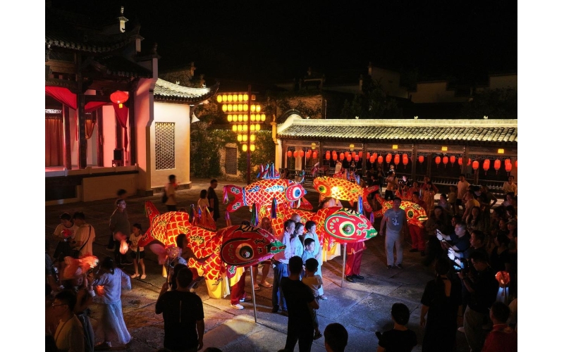 新华财经｜“去有风的地方”——县域旅游成为文旅新宠